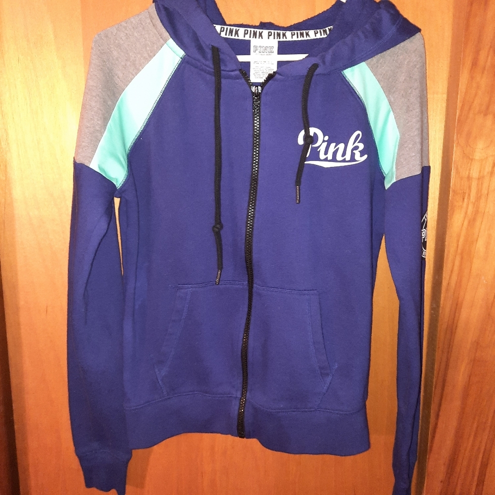 **Like new** The cutest PINK hoodie I've ever owned!